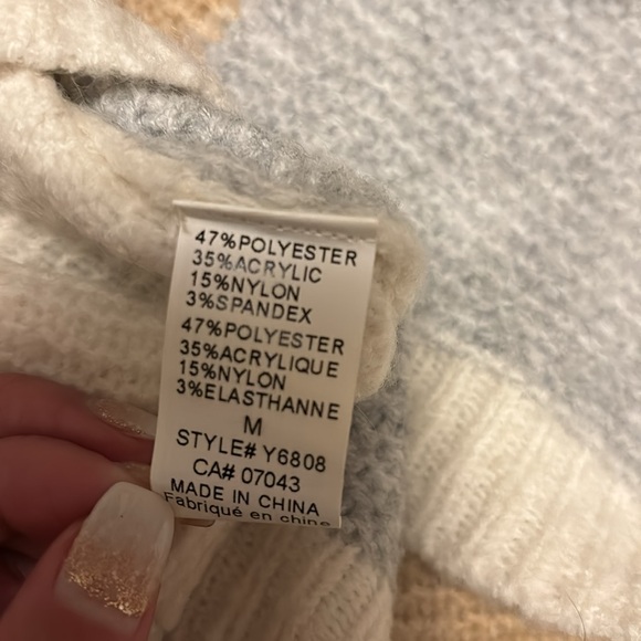 Dreamers Crop Sweater - Picture 4 of 4